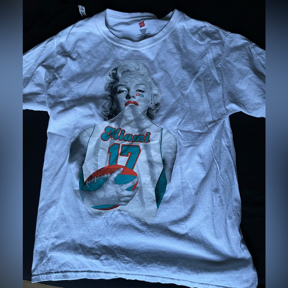 Dolphins tee